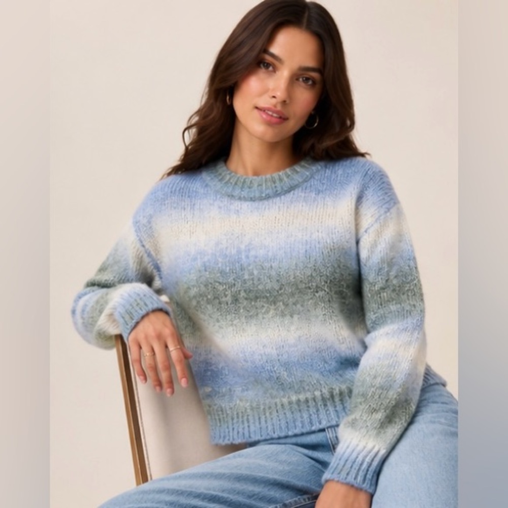 Elodie Blue Green Striped Fuzzy Knit Sweater Size Small Crew Neck Pullover